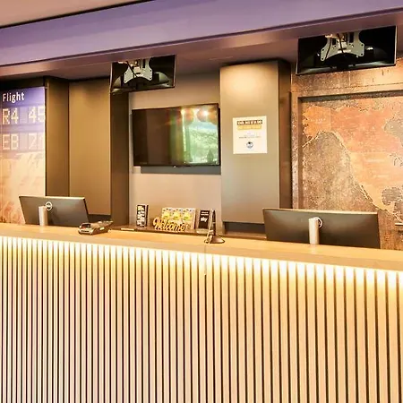 Hotel Frankfurt Airport *